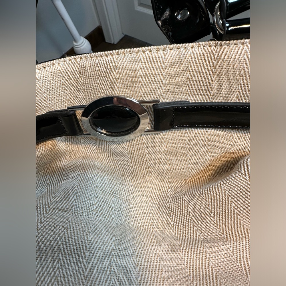 Nine West Faux Leather Exterior
Beige and black Bags & Handbags - Picture 11 of 11